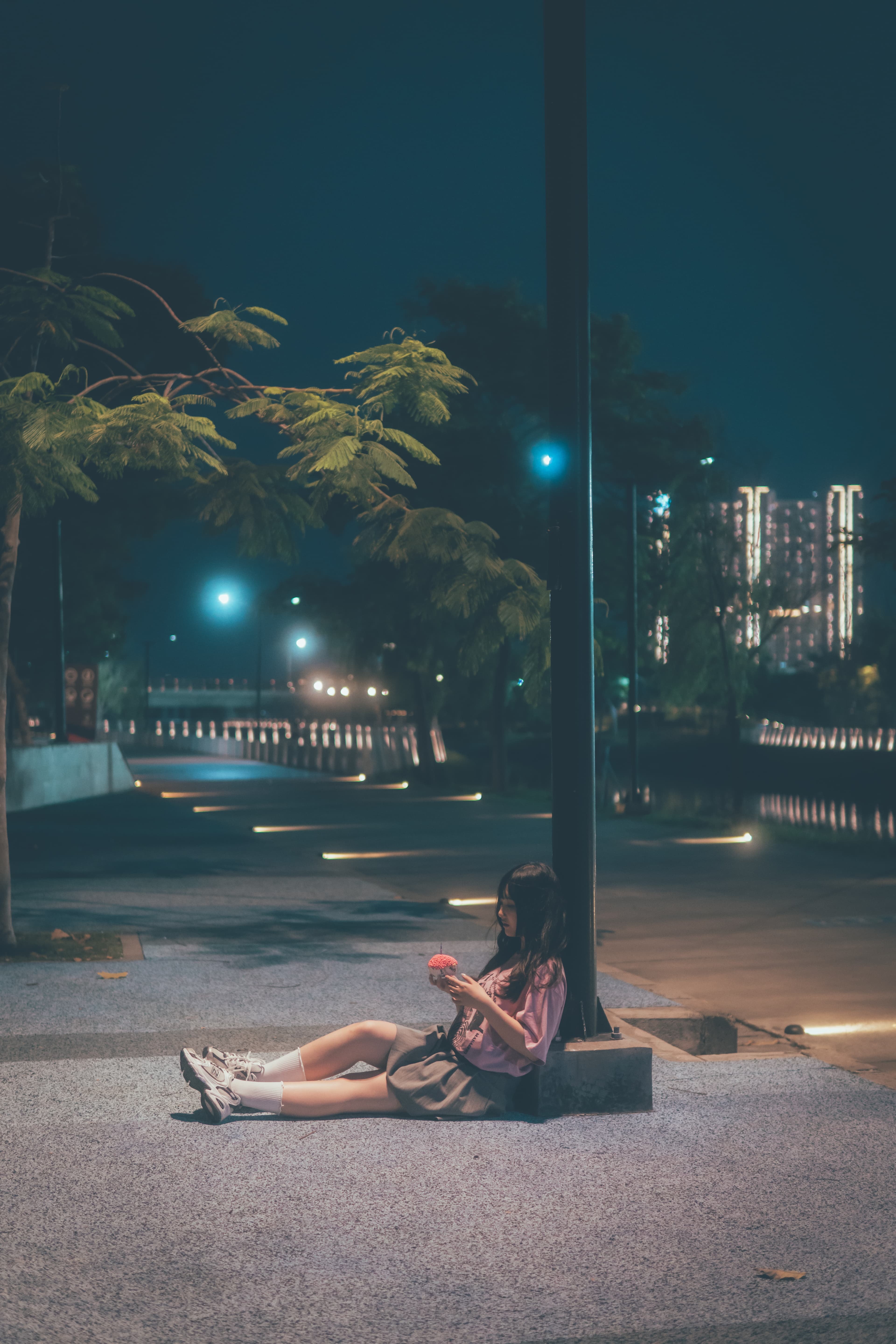 small girl, big city, quiet night, Bologna, 2022